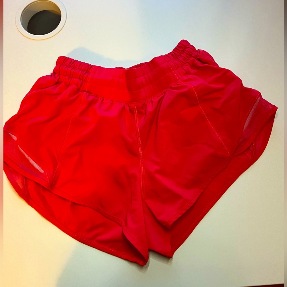 ❤️💋🌹RED🌹💋❤️ LULULEMON SIZE 2 2" HOTTY HOT SHORTS